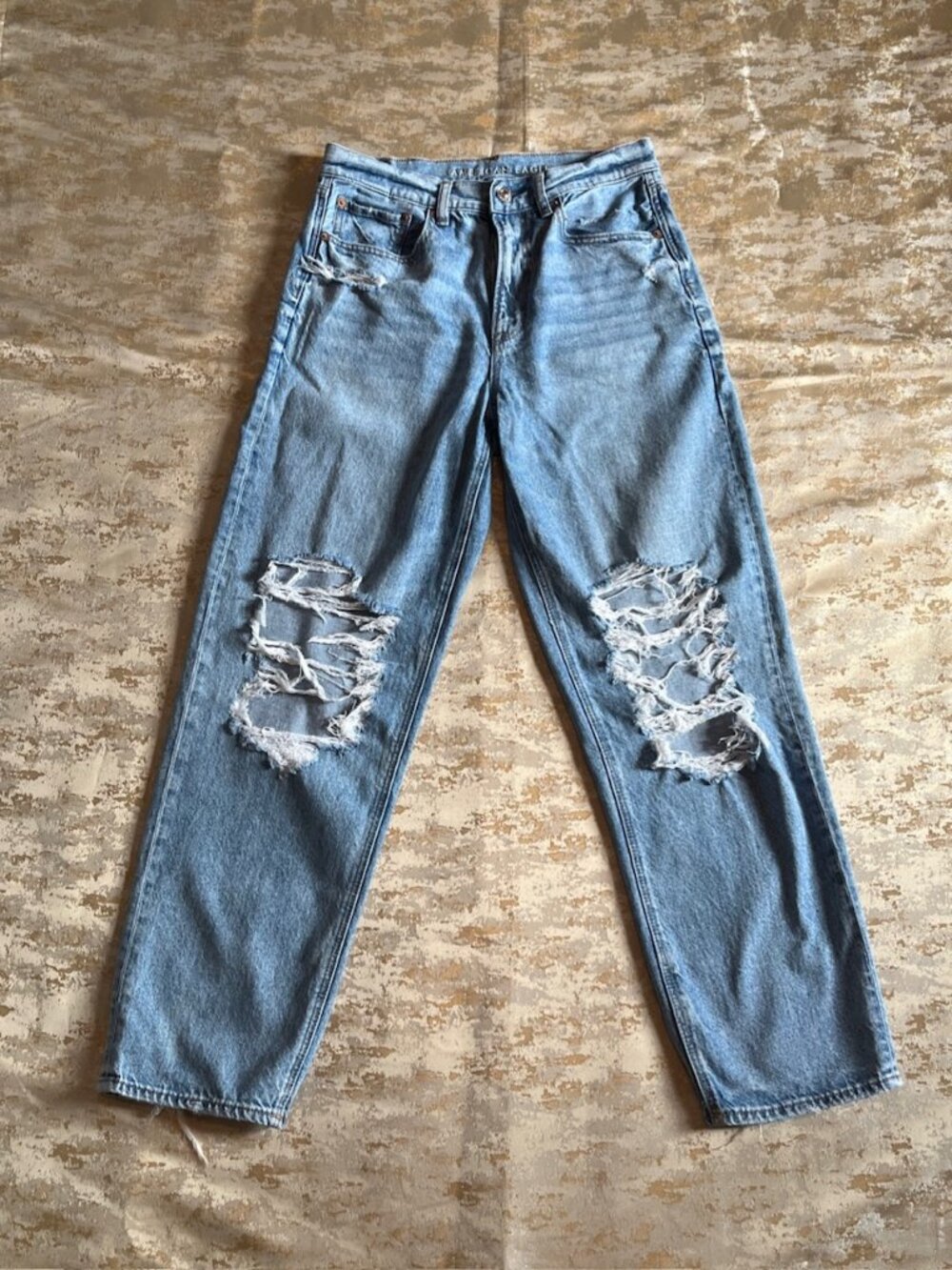 American Eagle Strigid Womens 6 Super High Rise Baggy Straight Distressed Holes